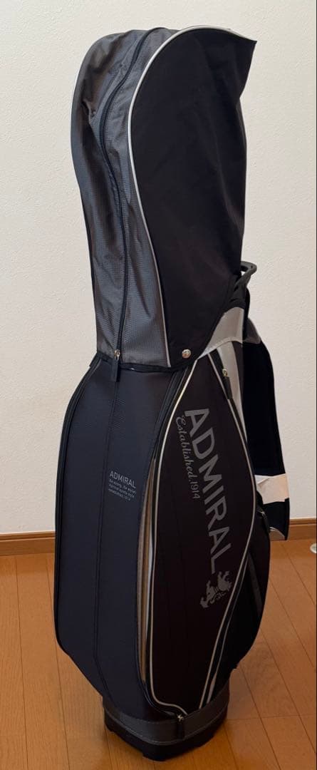 新品　ADMRIAL ゴルフバッグ ブラック/シルバー （フード付き、送料込）