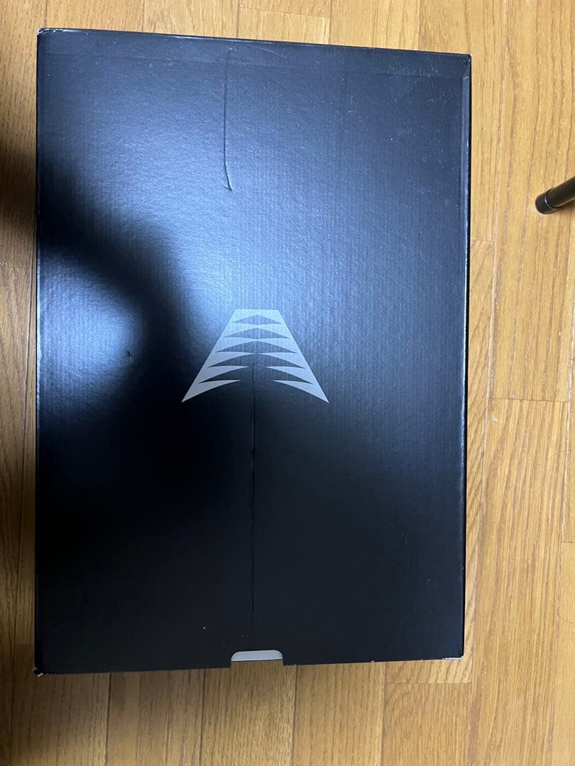 コ*様 adidas バスケットボールシューズ ホワイト/ブラック/レッド