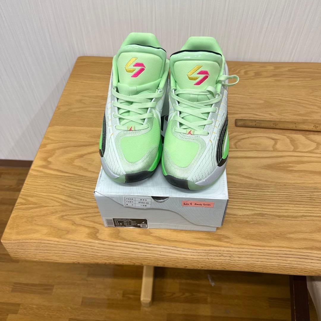 Air Zoom バスケットシューズ ミントグリーン