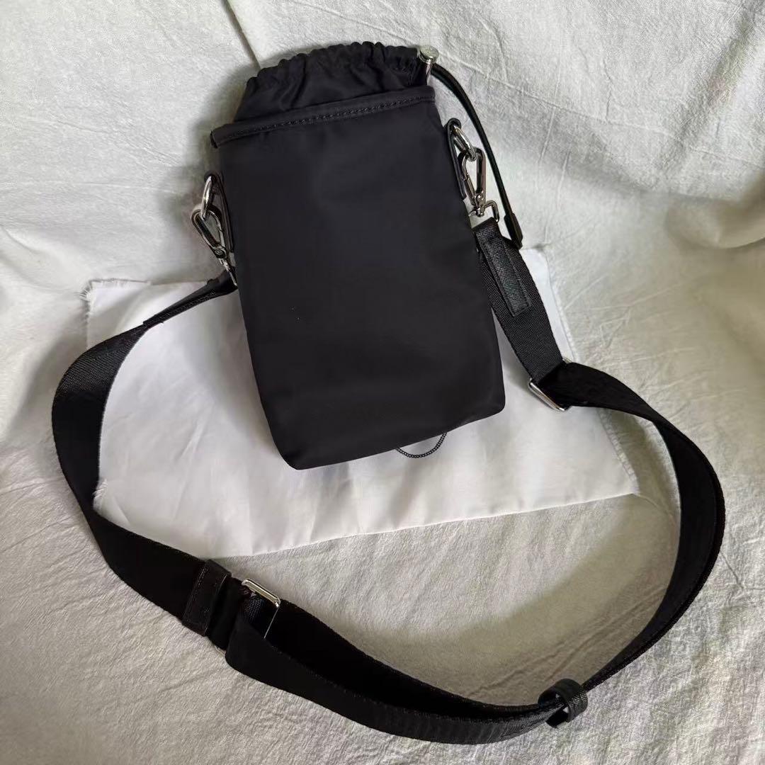 PRADA ノベルティ ナイロン ショルダーバッグ ブラック