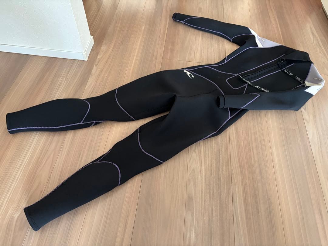 ★日本製・美品★お洒落　オニール　フルスーツ　ウエットスーツ　サーフィン　可愛い