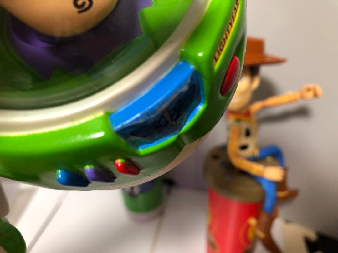 トイストーリー　バズライトイヤー、ウッディ　フィギュア付きタンブラー　セット