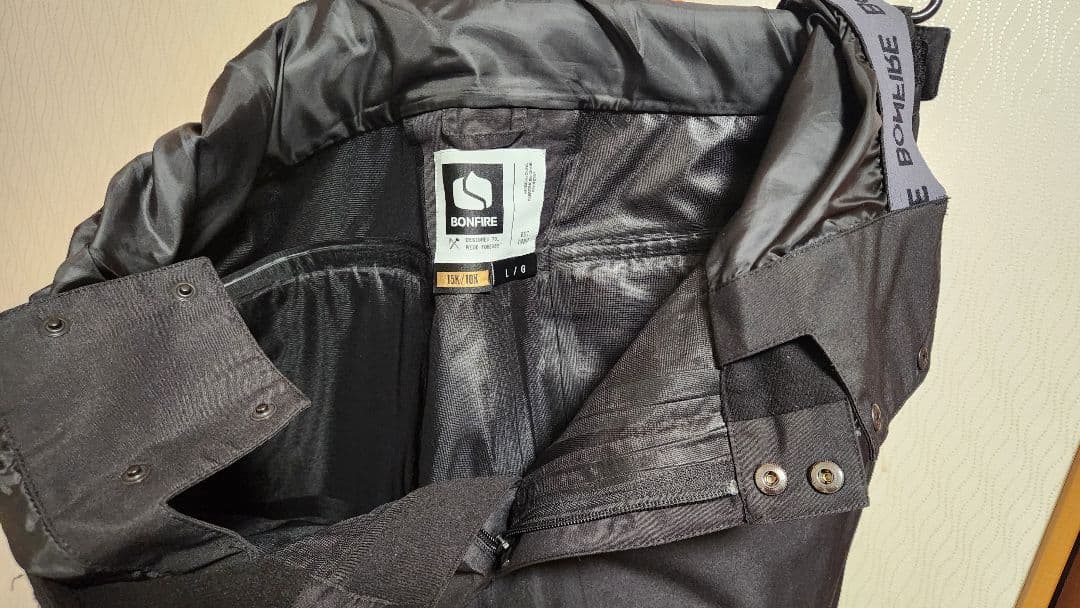 ​【美品】BONFIRE スノーボードウェア 上下セット M/L 透湿防水