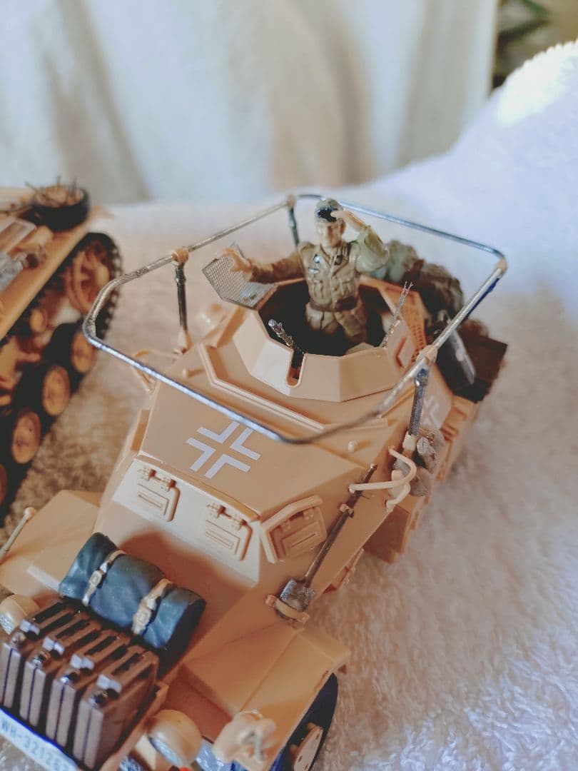 新春特価セール中！美品完成品 Wⅱロンメル戦車軍団チェニジア侵攻フィギュア3体付