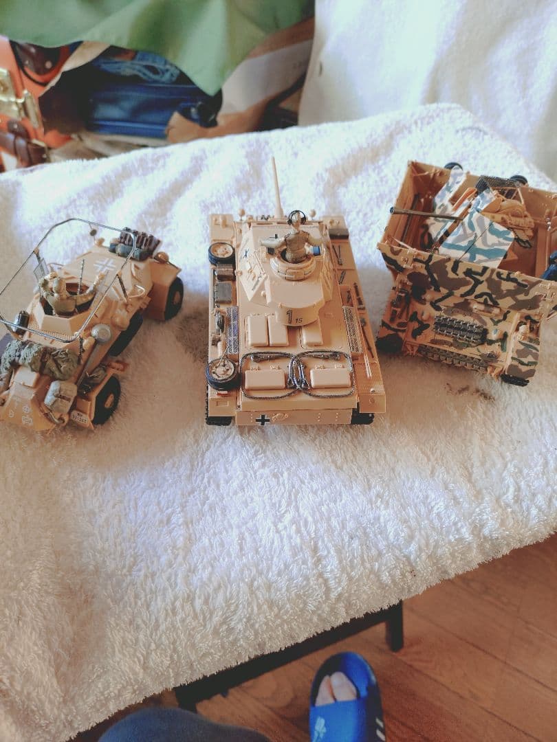 新春特価セール中！美品完成品 Wⅱロンメル戦車軍団チェニジア侵攻フィギュア3体付