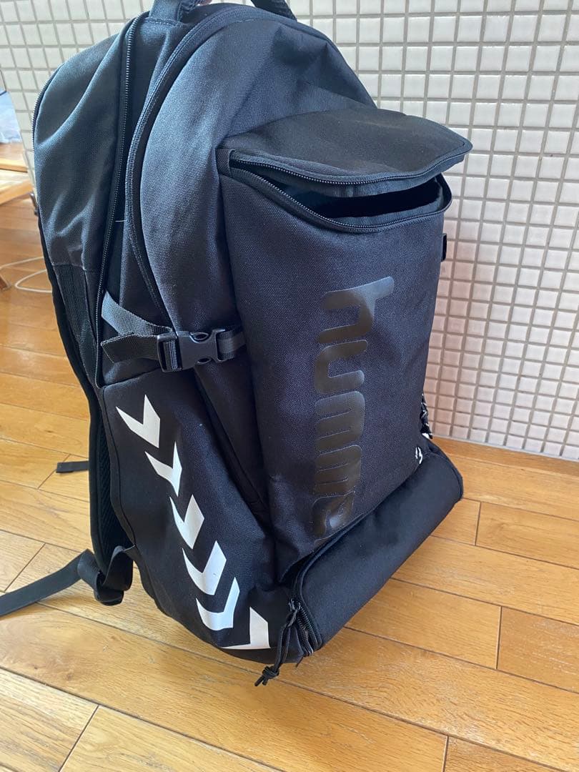 hummel（ヒュンメル）拡張型・保冷保温バックパック　リュック　ブラック