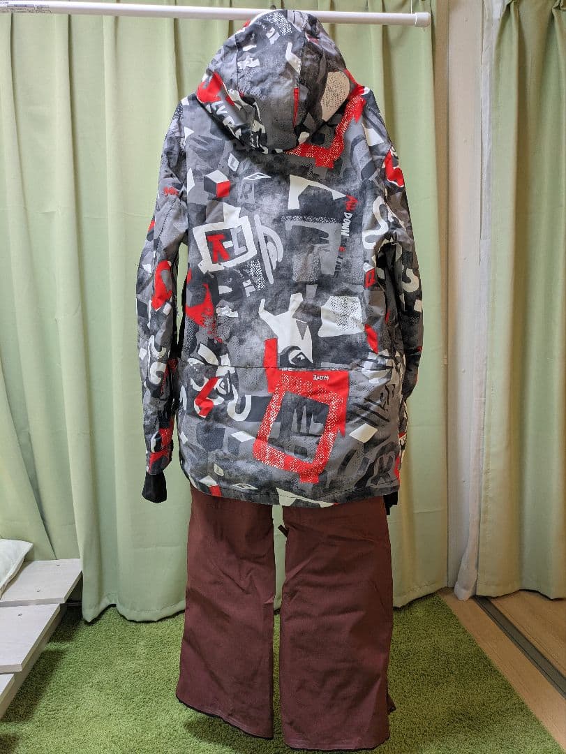 Quiksilver スノーボードウェア 上下セット Mサイズ