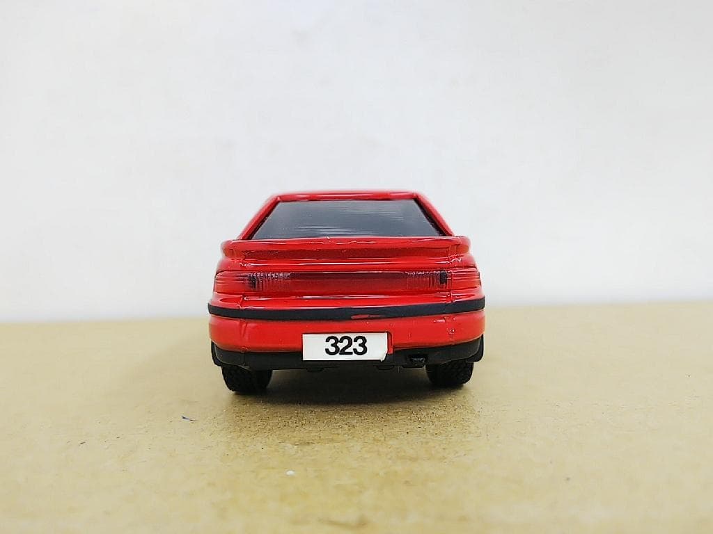 マツダ特注　ヨネザワ ダイヤペット マツダ323 赤 ダイキャストミニカー