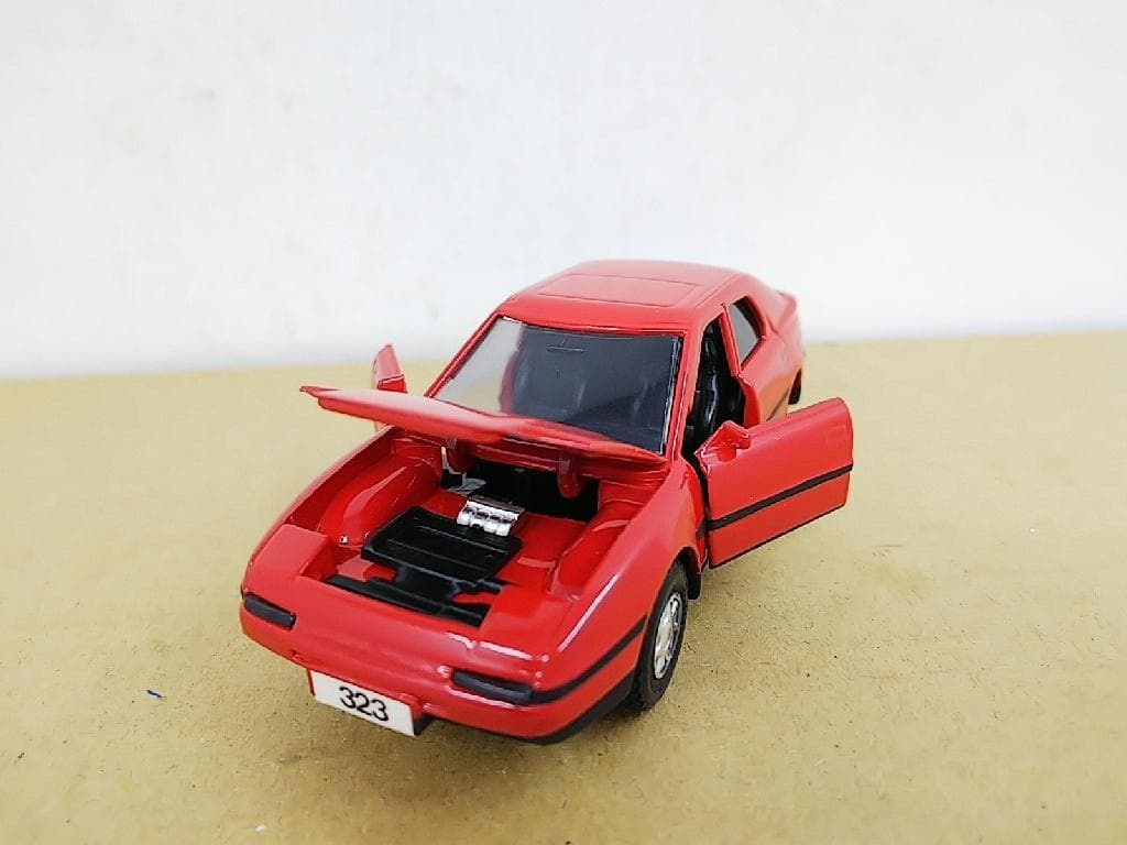 マツダ特注　ヨネザワ ダイヤペット マツダ323 赤 ダイキャストミニカー