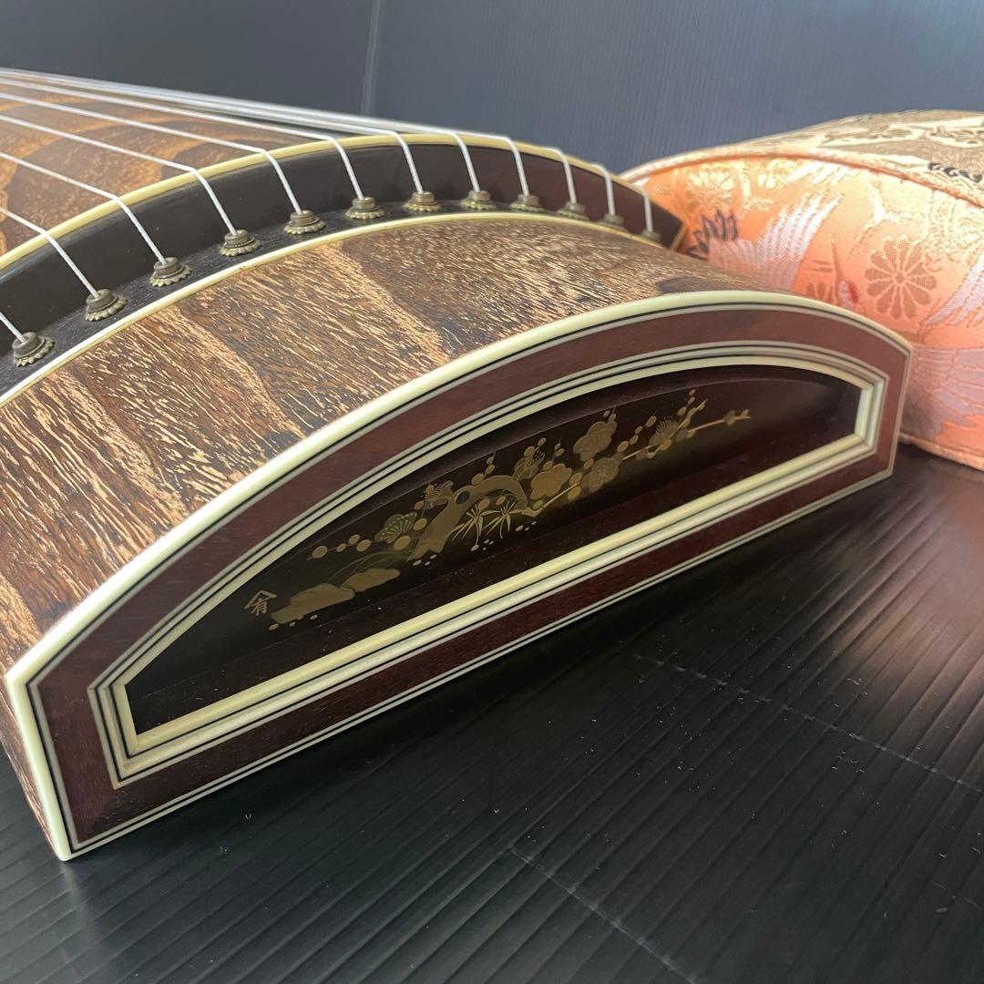 山有 すだれ彫り 上角巻き 紅木装飾 蒔絵口前 並甲 13弦 琴 良品