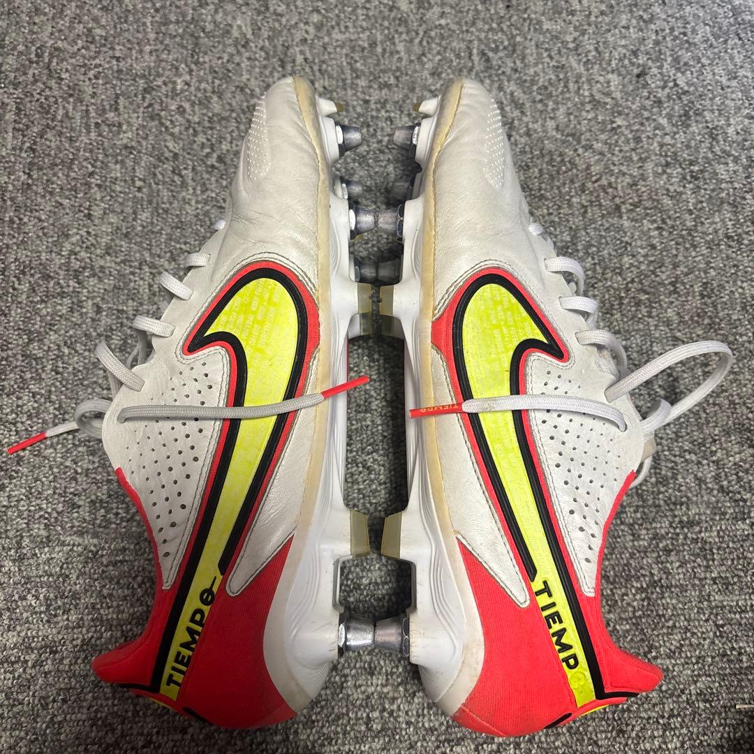 Nike Tiempo サッカーシューズ ホワイト/レッド/イエロー