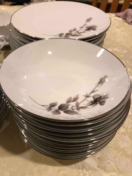 【美品・値下げ・限定品】ノリタケ　食器82点