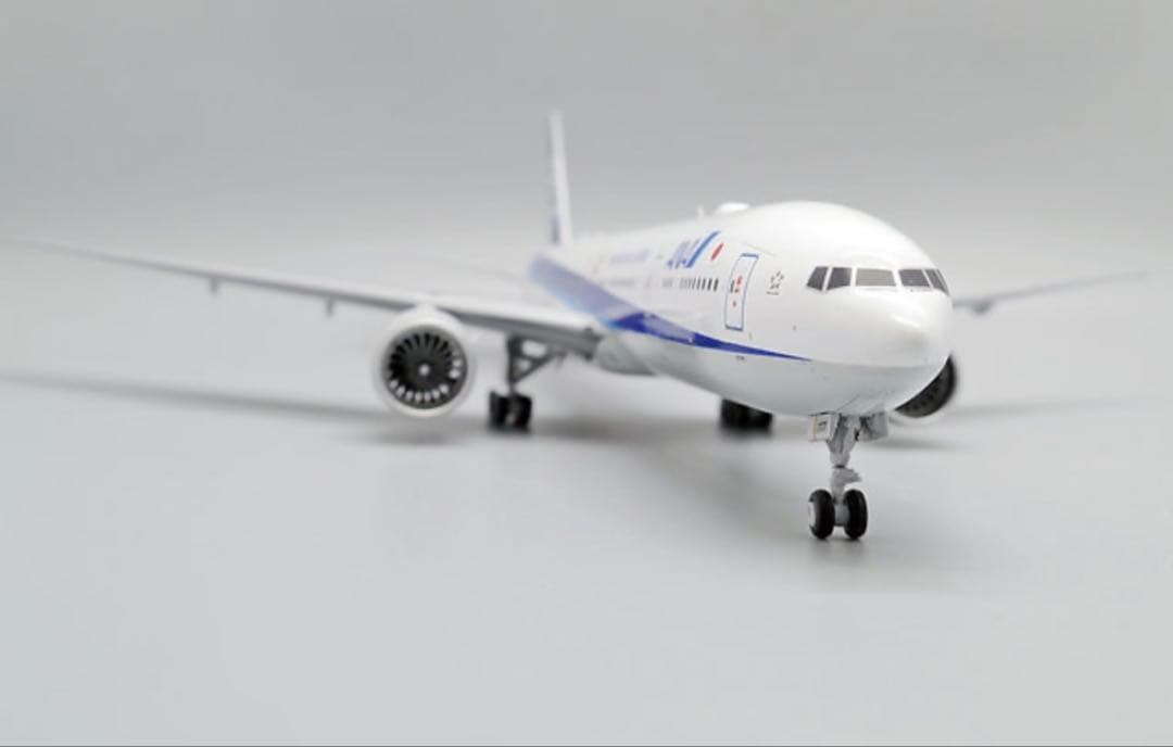 航空機・ヘリコプター ANA B777-300ER TOMODACHI