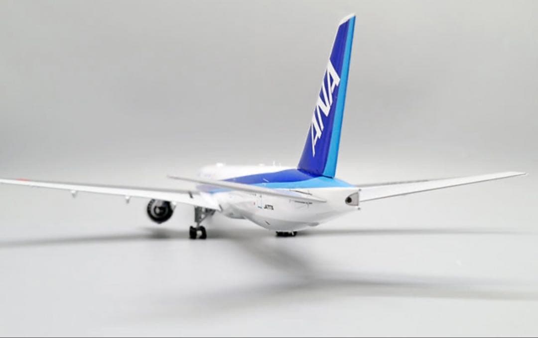 航空機・ヘリコプター ANA B777-300ER TOMODACHI