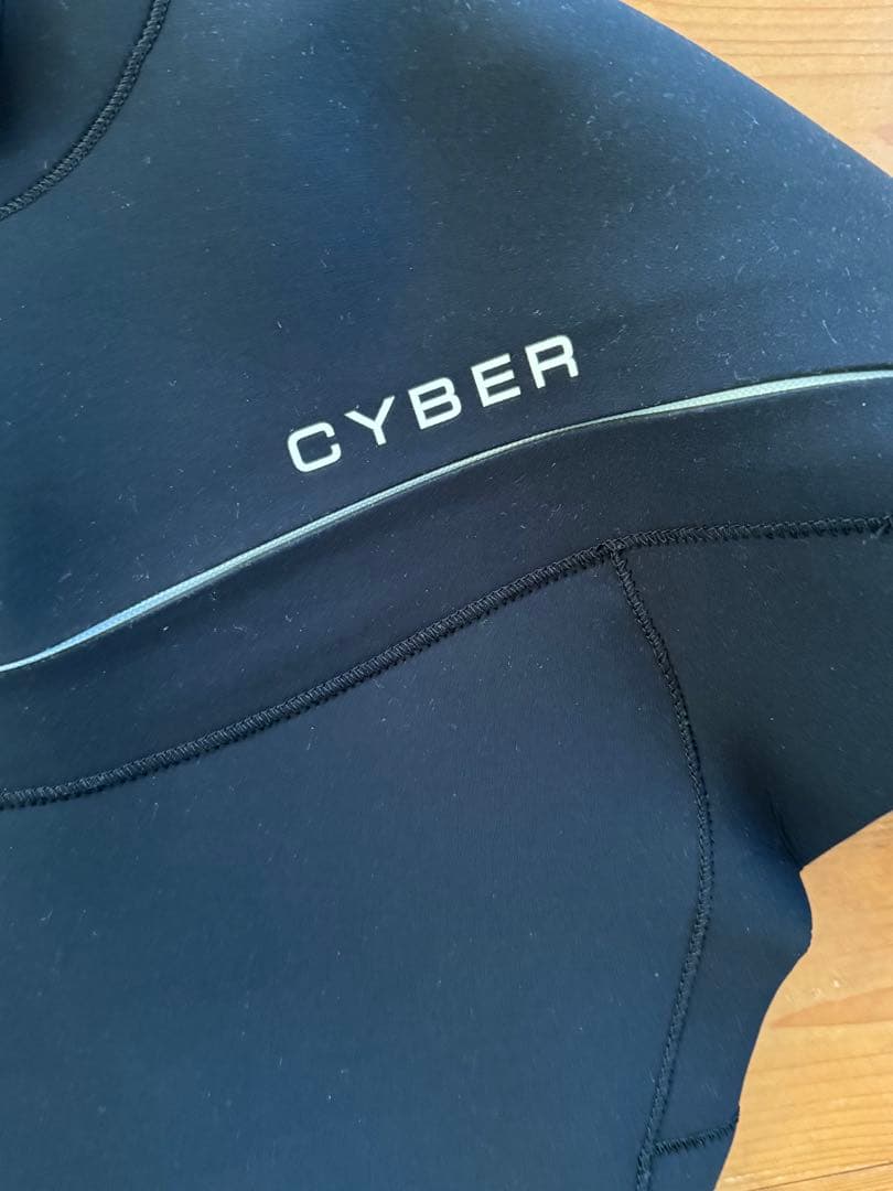 CYBER フルスーツ 黒 L-R ジャーフル