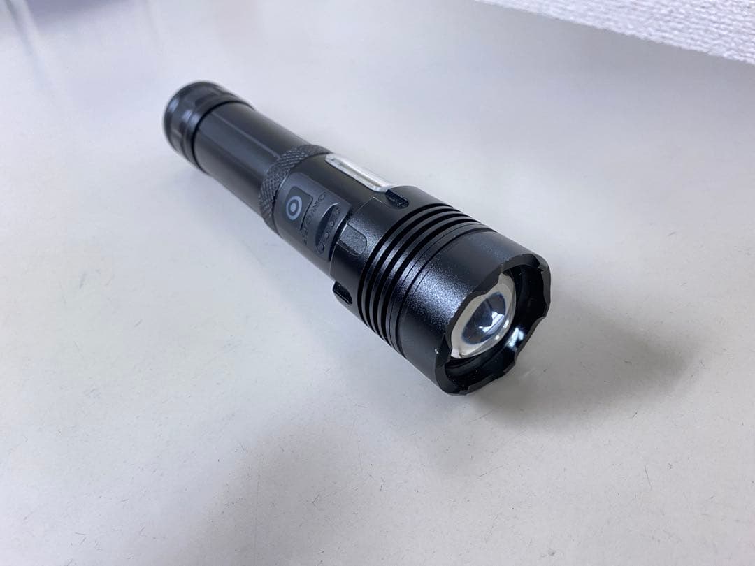 【軍用】超強力ライト　スマホの充電も可！