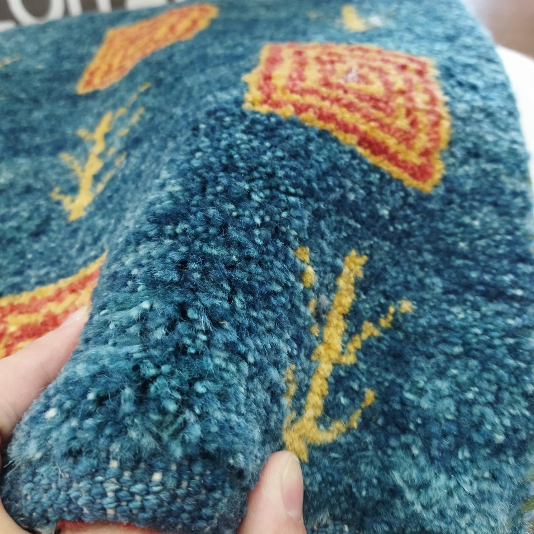 値下げします●ミニギャベ●32×35㎝●手織●本物●新品●3遊牧民が紡ぐギャッベ