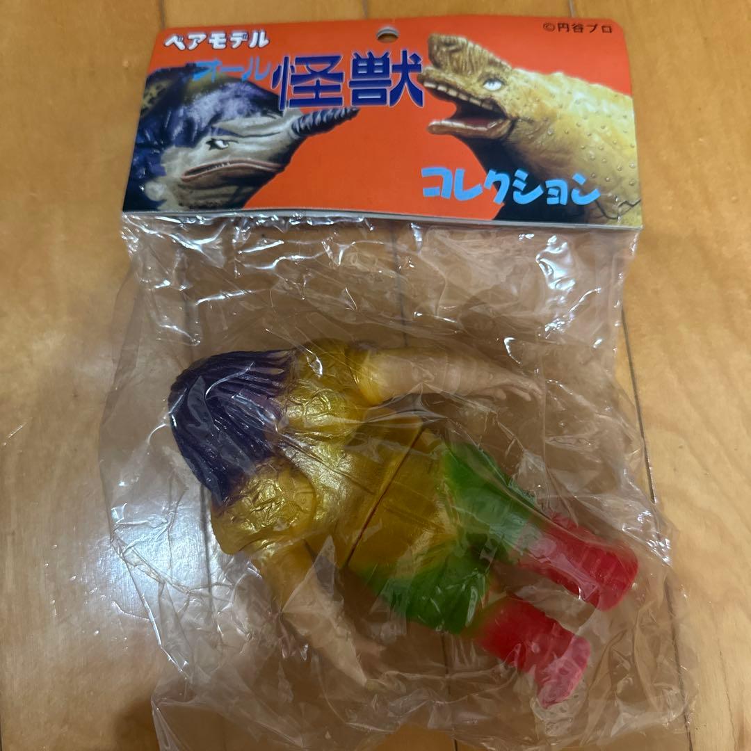 ベアモデル　アトラー星人 ソフビ