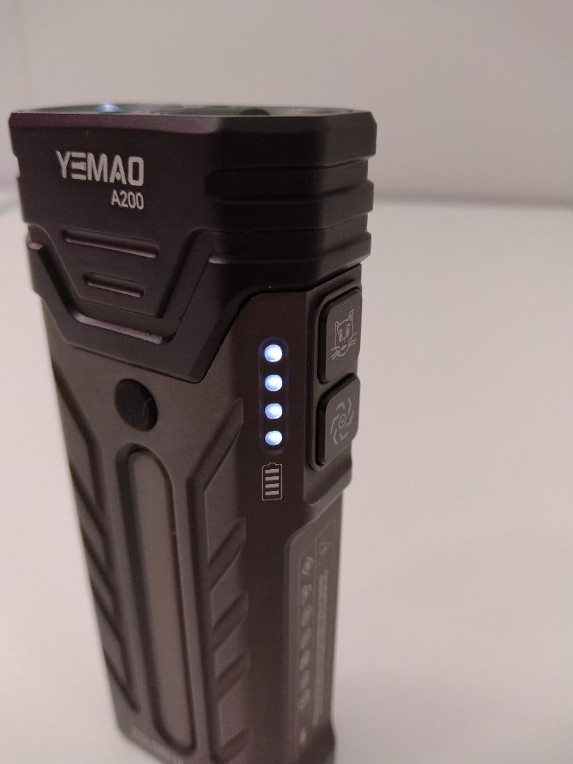 ラ*ン様 YEMAO A200/最大5200lm/LOOP GEAR と同じ様な