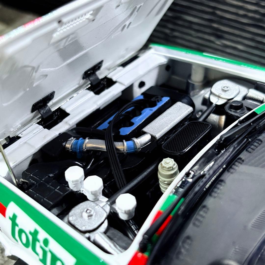 1/18 京商 ランチア デルタ HF 4WD Team totip 1987