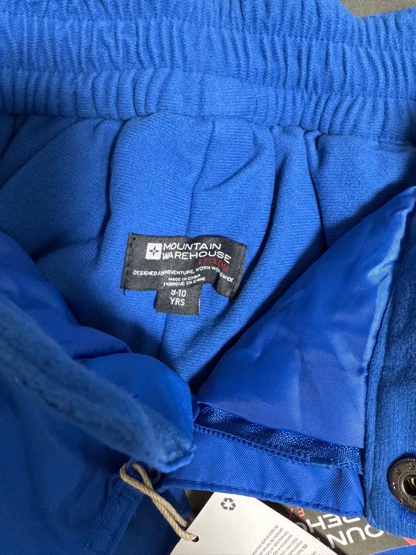 新品タグ付 Mountain Warehouseスキーウェア キッズ 140相当