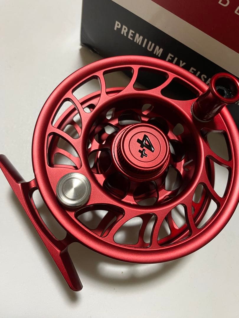 HATCH ICONIC Dragon's Blood 4プラス　限定カラー