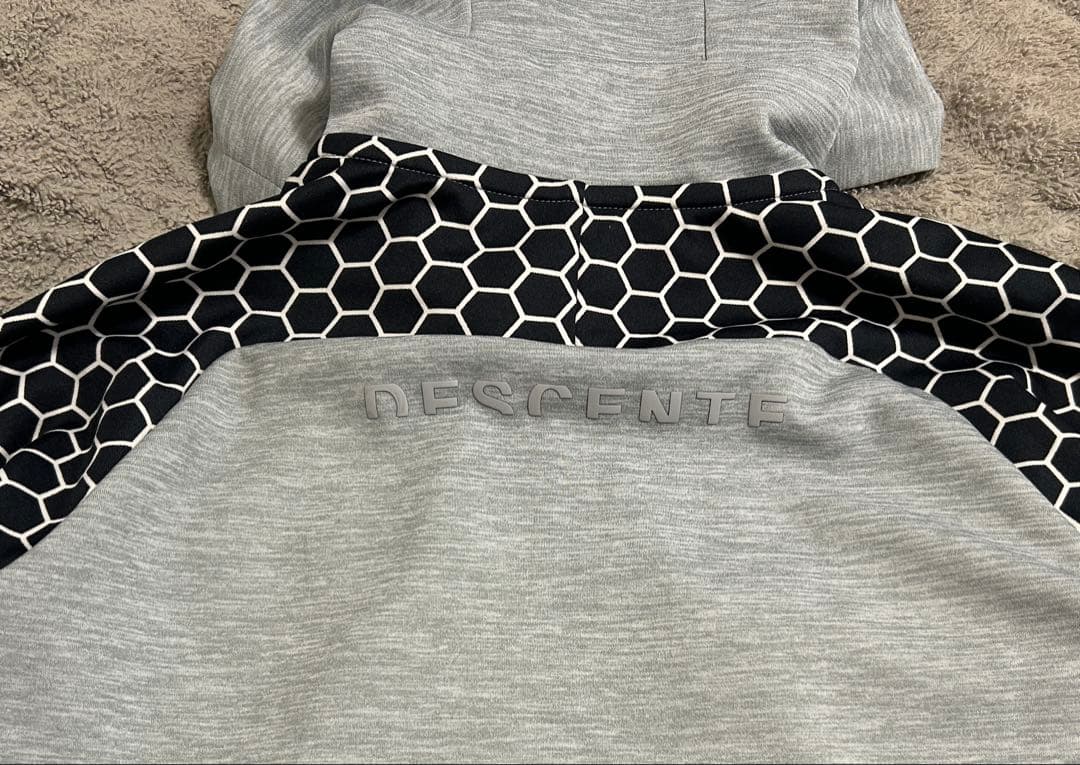 完売品！DESCENTE GOLFダンボールニットジャージージャケット　XL