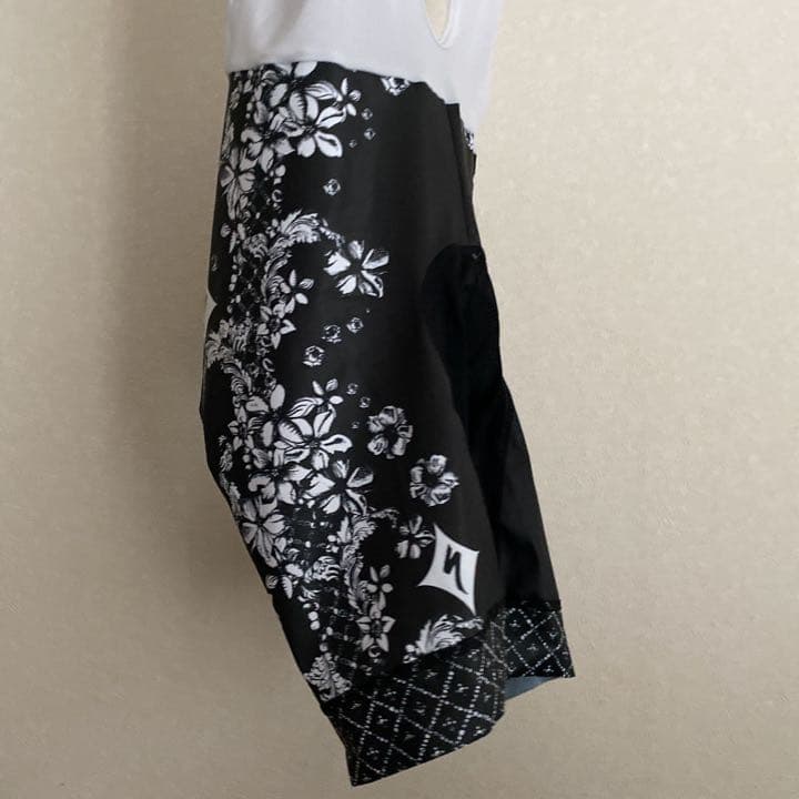 美品 スペシャライズド サイクリング ショーツ パンツ ビブショーツ ルルレモン