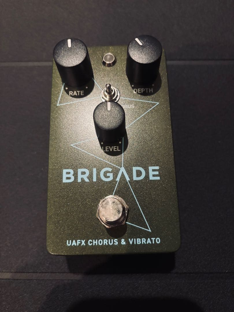 ギター UNIVERSAL AUDIO Brigade Chorus & Vibrato