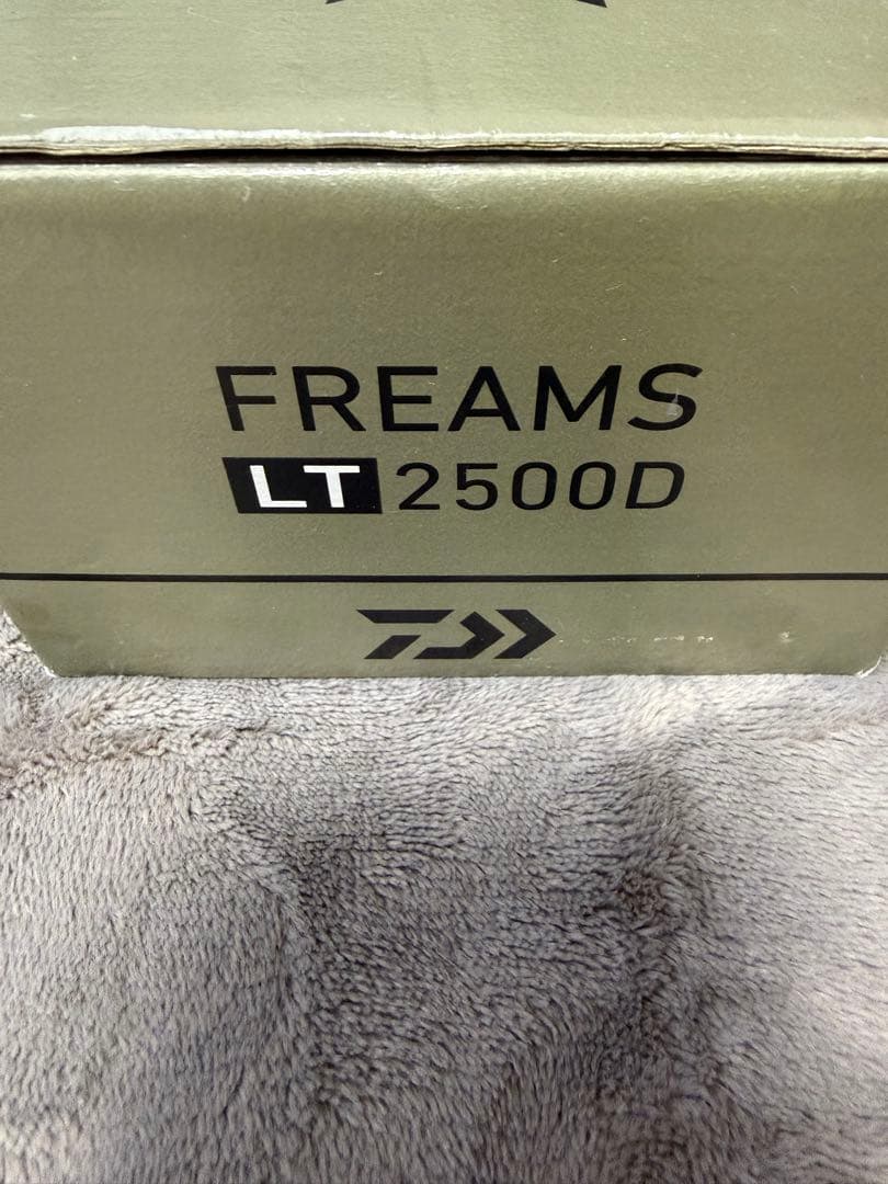 Daiwa FREAMS LT 2500D スピニングリール