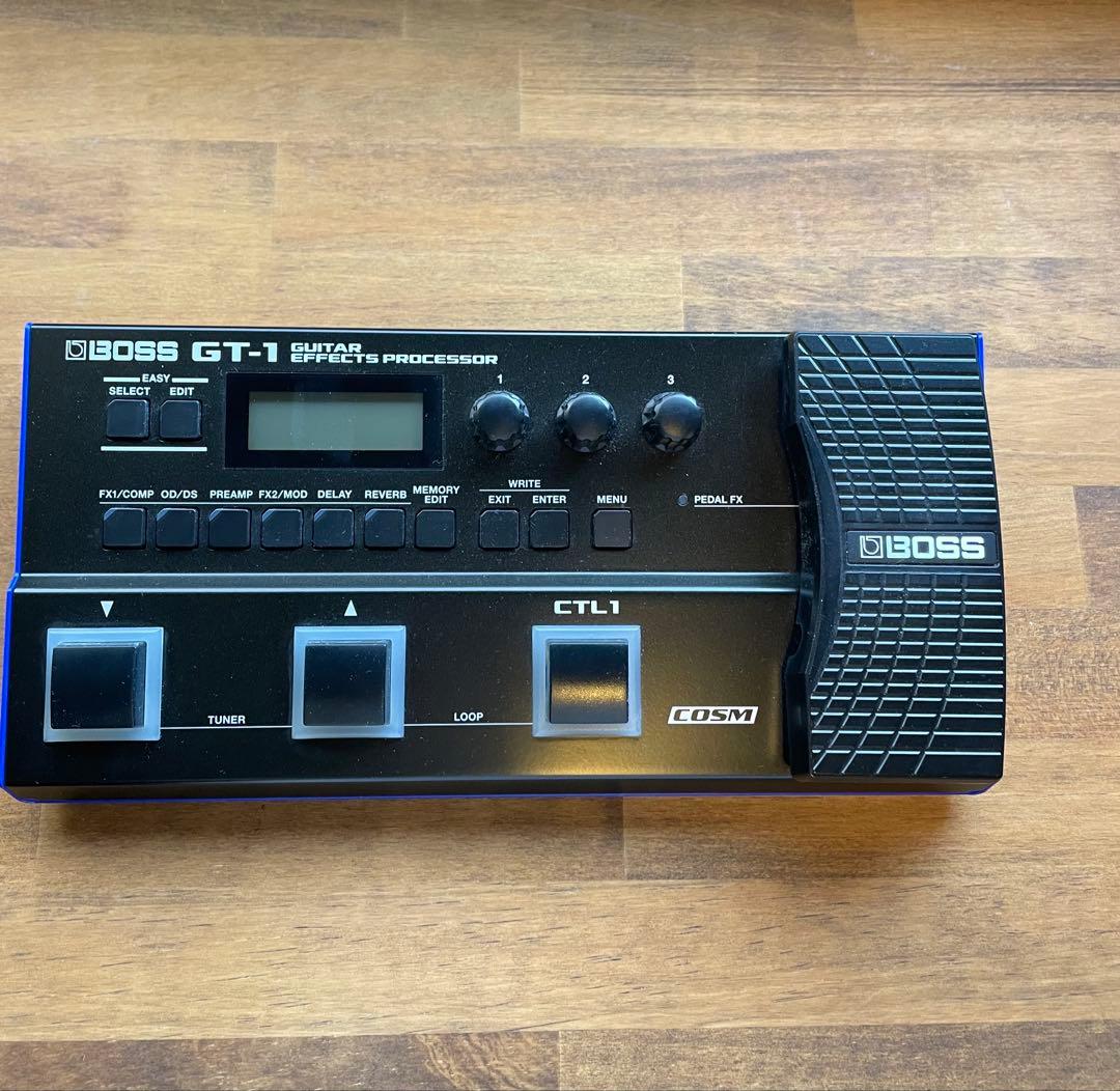 BOSS GT-1本体、専用アダプター、BOSS GT-1の教科書付き