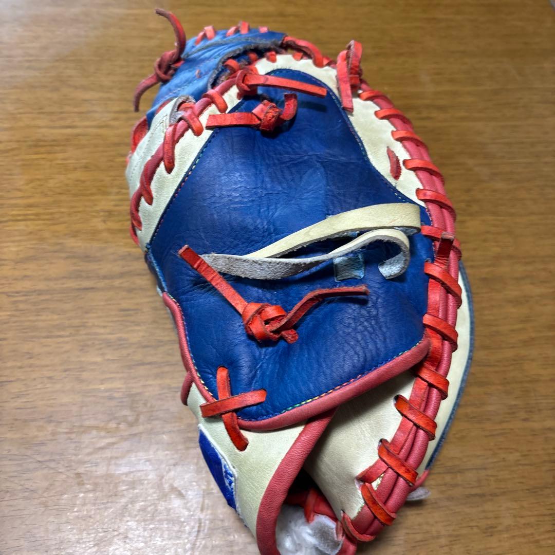 S.P. （シュアプレイ）軟式グローブ 青/白/赤 、ボール付き重さ約580g