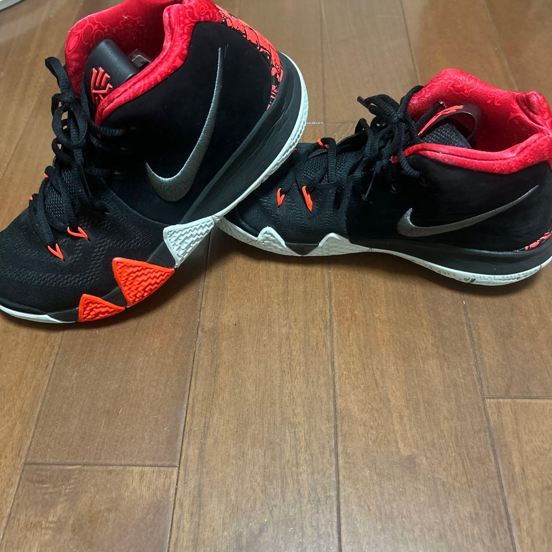 NIKE KYRIE 4 black/dark grey 26センチ