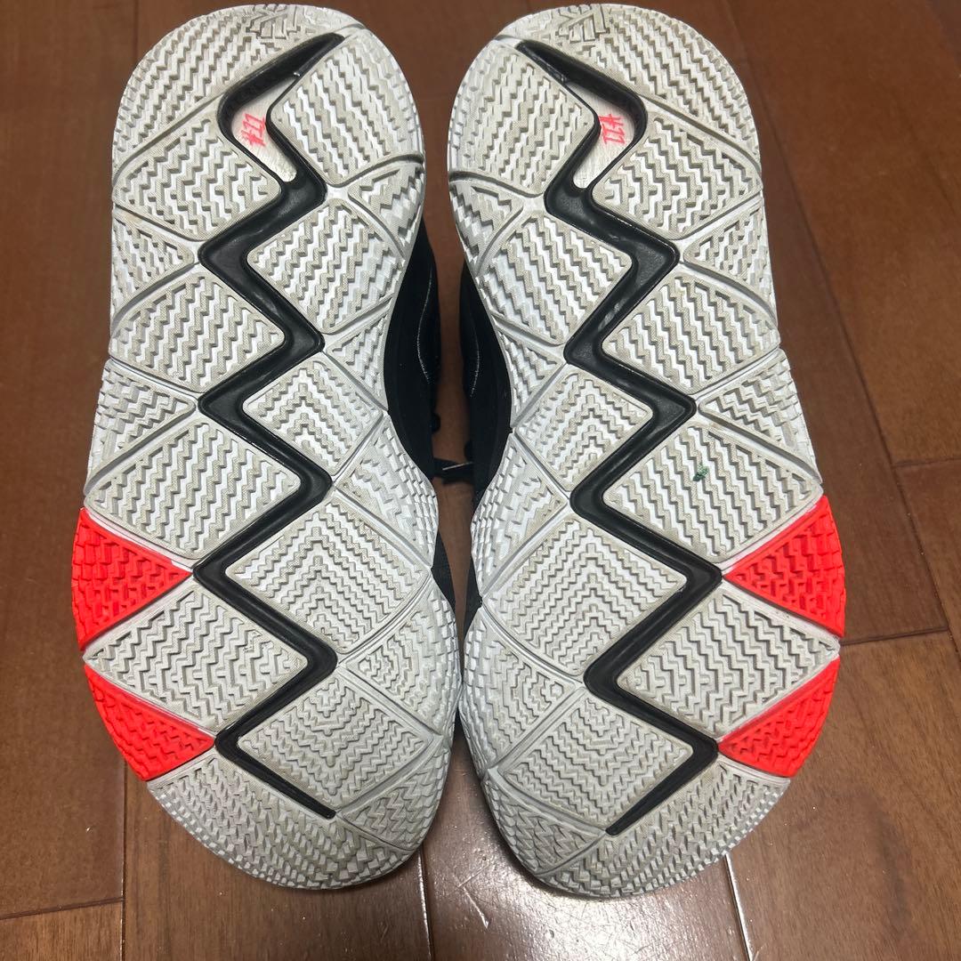 NIKE KYRIE 4 black/dark grey 26センチ