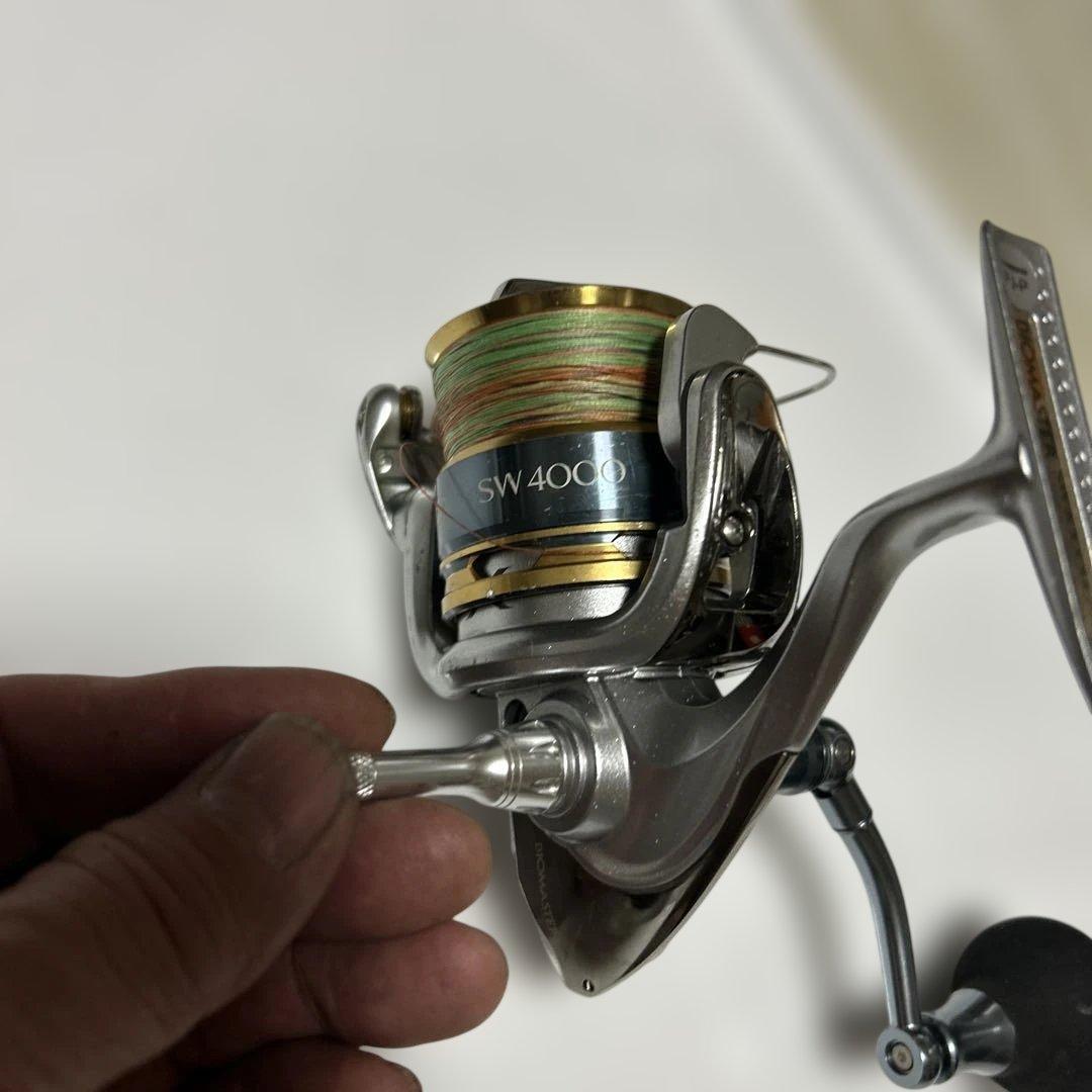 SHIMANO）のスピニングリール「13 バイオマスター SW 4000HG」