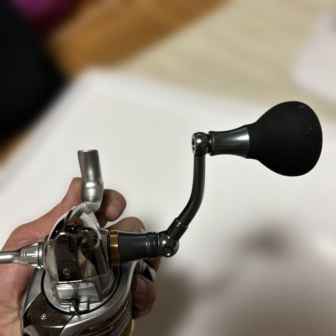 SHIMANO）のスピニングリール「13 バイオマスター SW 4000HG」