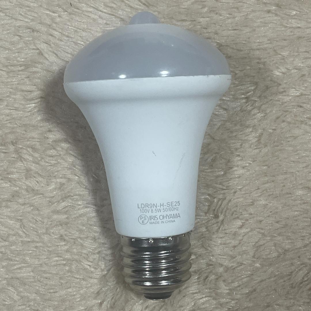 LED電球 60W 白色 26口径 4個セット アイリスオーヤマ 人感センサー