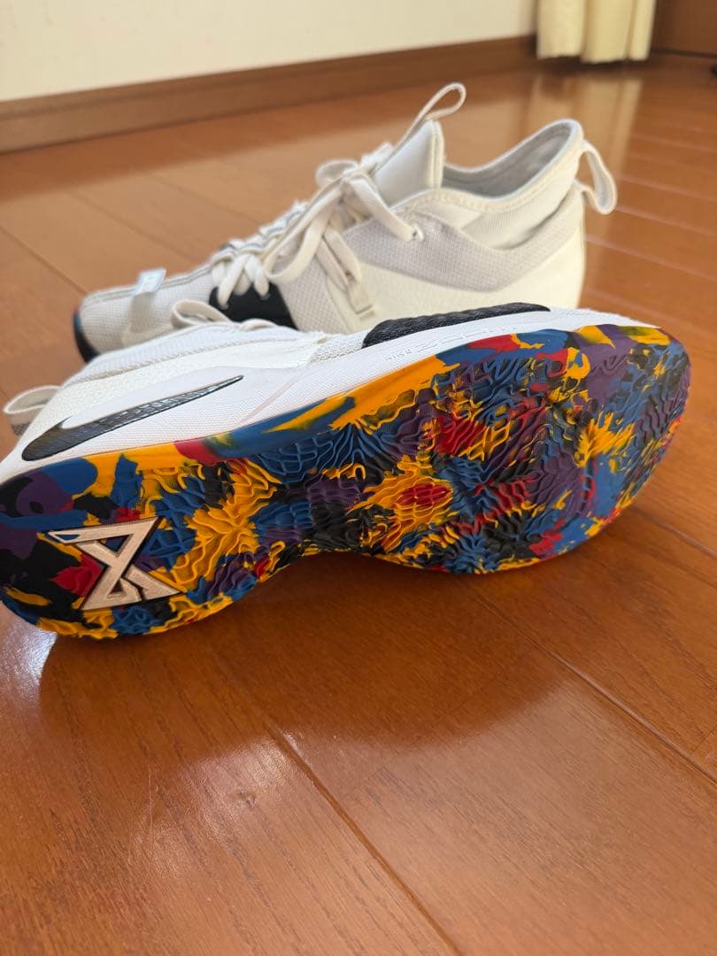 Nike バスケットボールシューズ ホワイト/マルチカラー