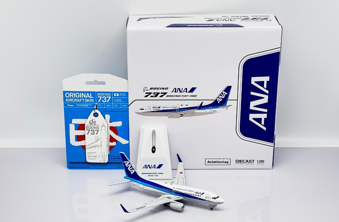 航空機・ヘリコプター ANA 737-700 JA02AN 1/200