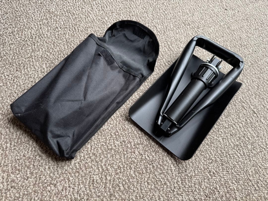 【D88】【新古品】折りたたみ焚き火台，たき火台シート，薪置き台，ショベル
