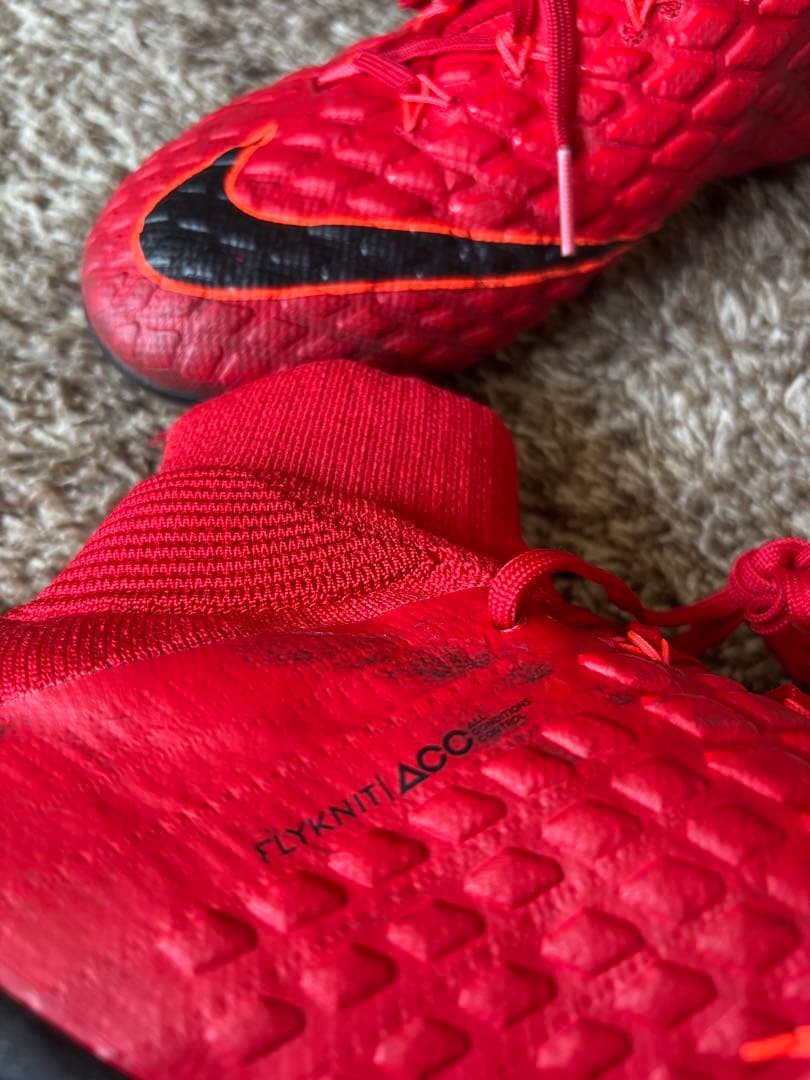 ナイキファントムヴェノム3 NIKE Hypervenom Phantom