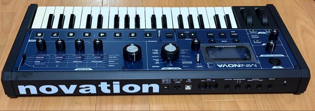 Novation MININOVA 37鍵 シンセサイザー