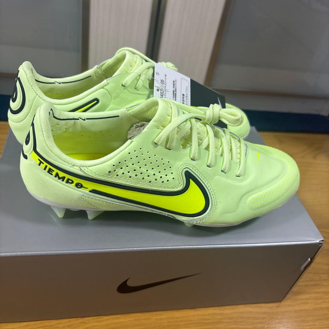 新品NIKE ティエンポレジェンド9 エリートFG CZ8482-705 廃盤