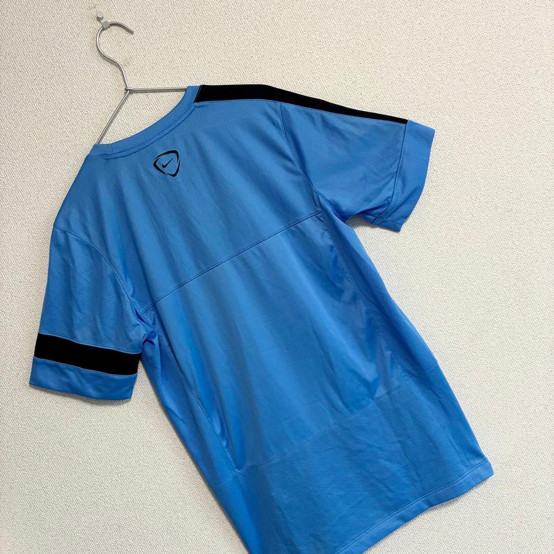 NIKE サッカーイングランド代表 トレーニングシャツ 古着 刺繍ロゴ 水色