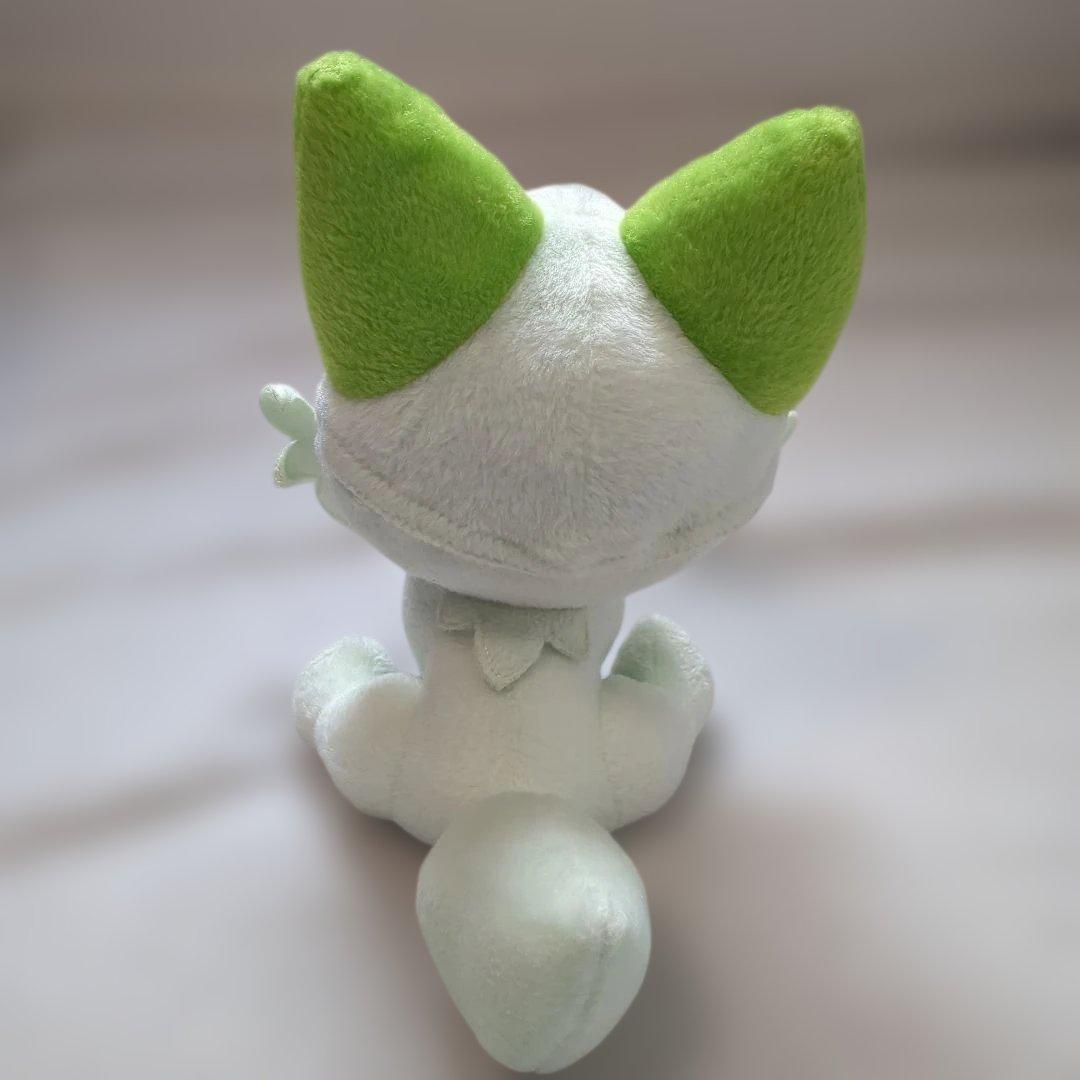 ポケットモンスター なでてみつめてぱちくりニャオハ