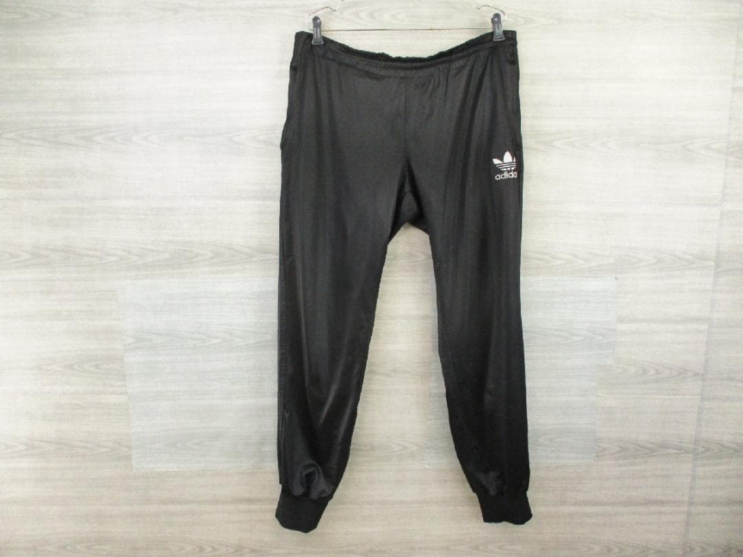 adidasアディダスオリジナルス＜CHILE62トラックパンツ＞MP1442s