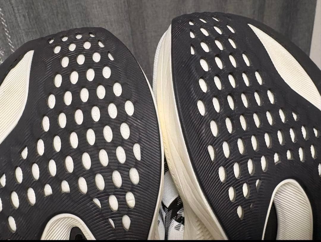 【目立つ傷や汚れなし】asics MAGIC SPEED4 25.0