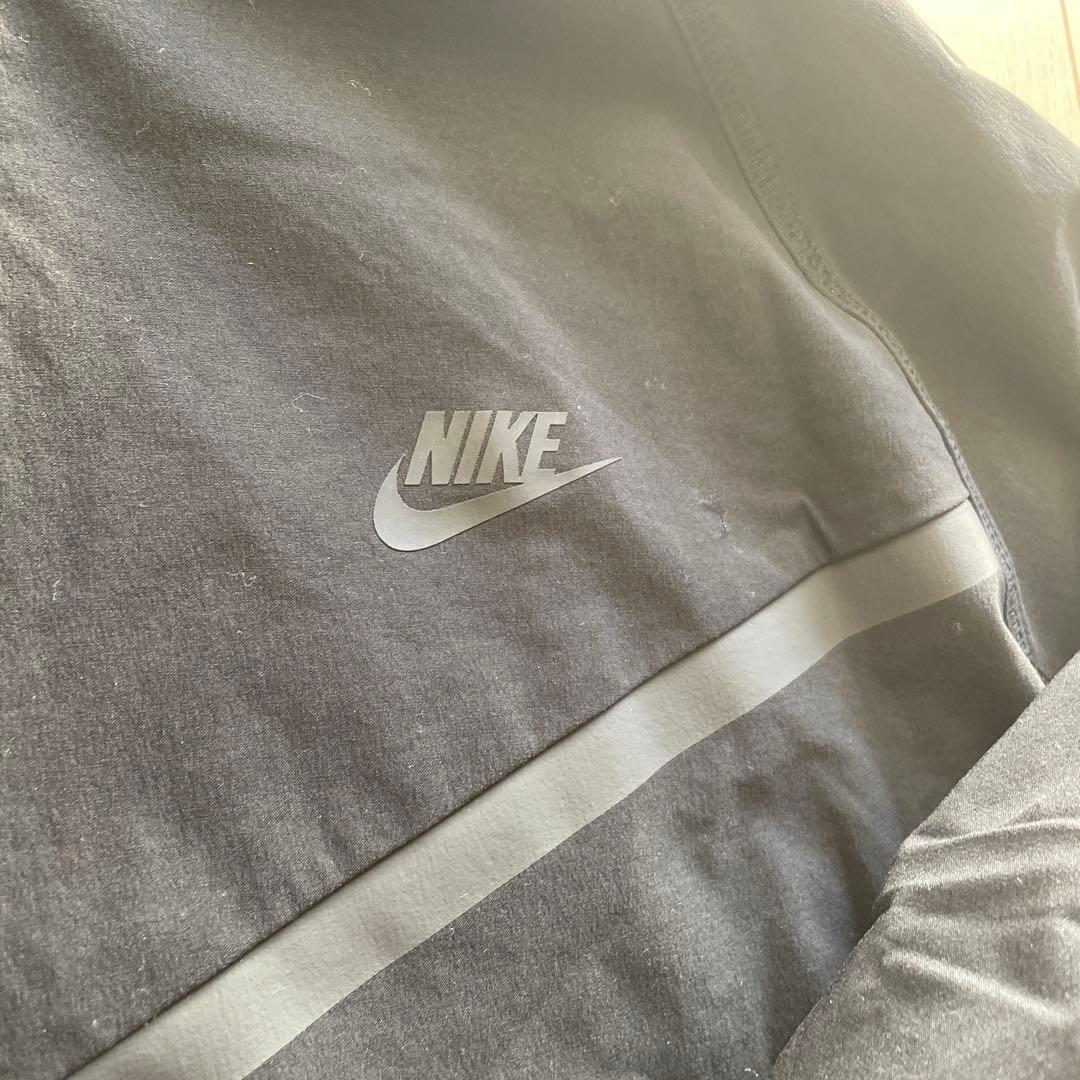 新品未使用タグ付き　定価18,000円　Nike テックウインドランナー 黒 L