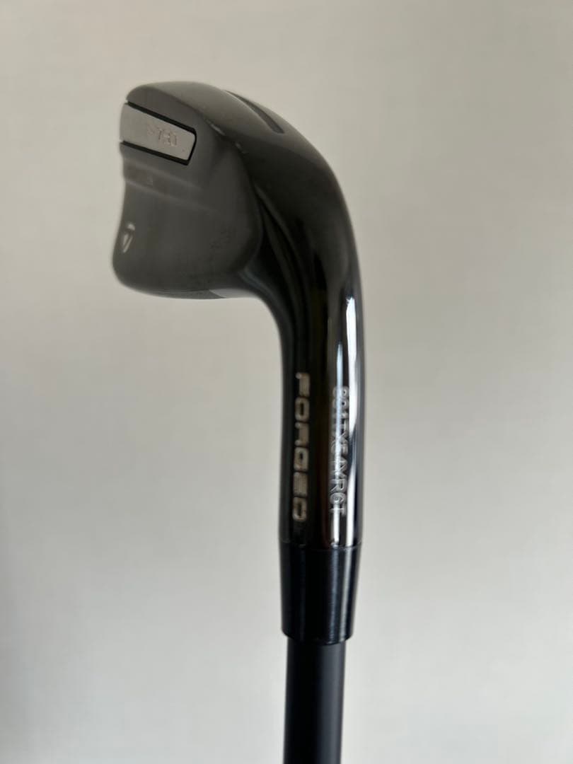 TaylorMade P-790 ブラック4番アイアン　KBSブラックシャフト
