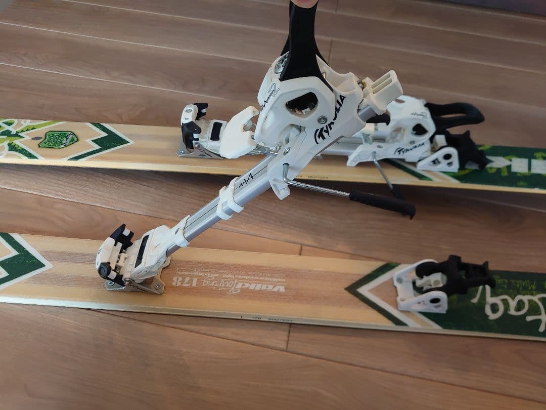 Völkバッカントリー パウダー用スキー板 178cm ビンディングシールセット